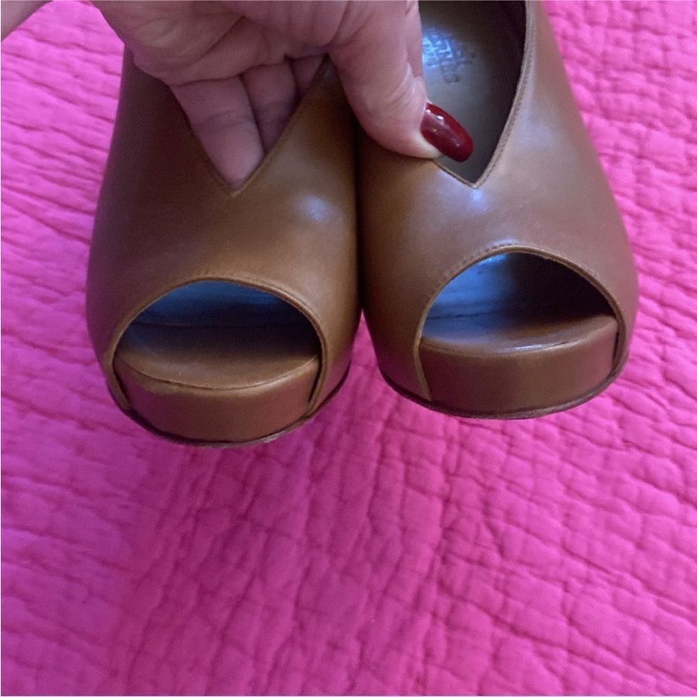 Hermes Elegant Brown Peep-Toe Heels, US8 - Picture 4 of 13